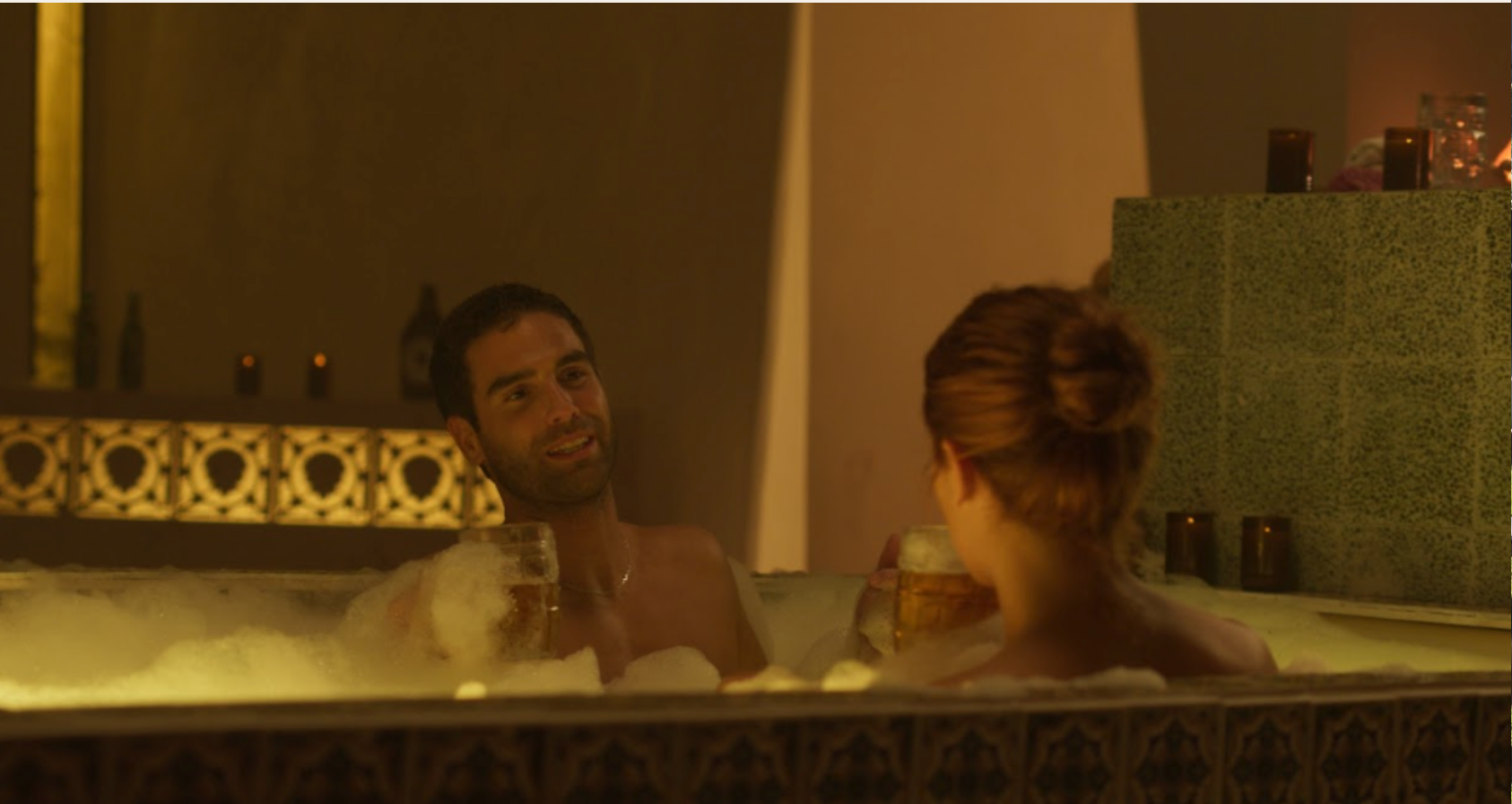 Escena en el decorado de la bañera de Felices los 6